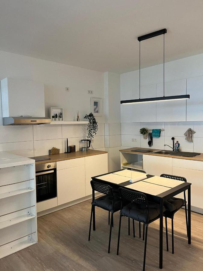 Luxurioeses Apartment Fuer 4 Personen, Neubau, Parkplatz Free Bochum Kültér fotó